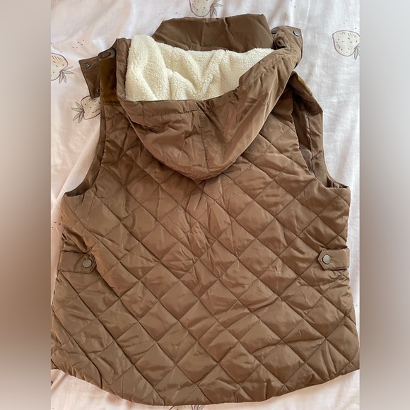 C•M•3 Women’s vest jacket with fleece lined hood. Sz L EUC zips snaps pockets - Picture 5 of 11